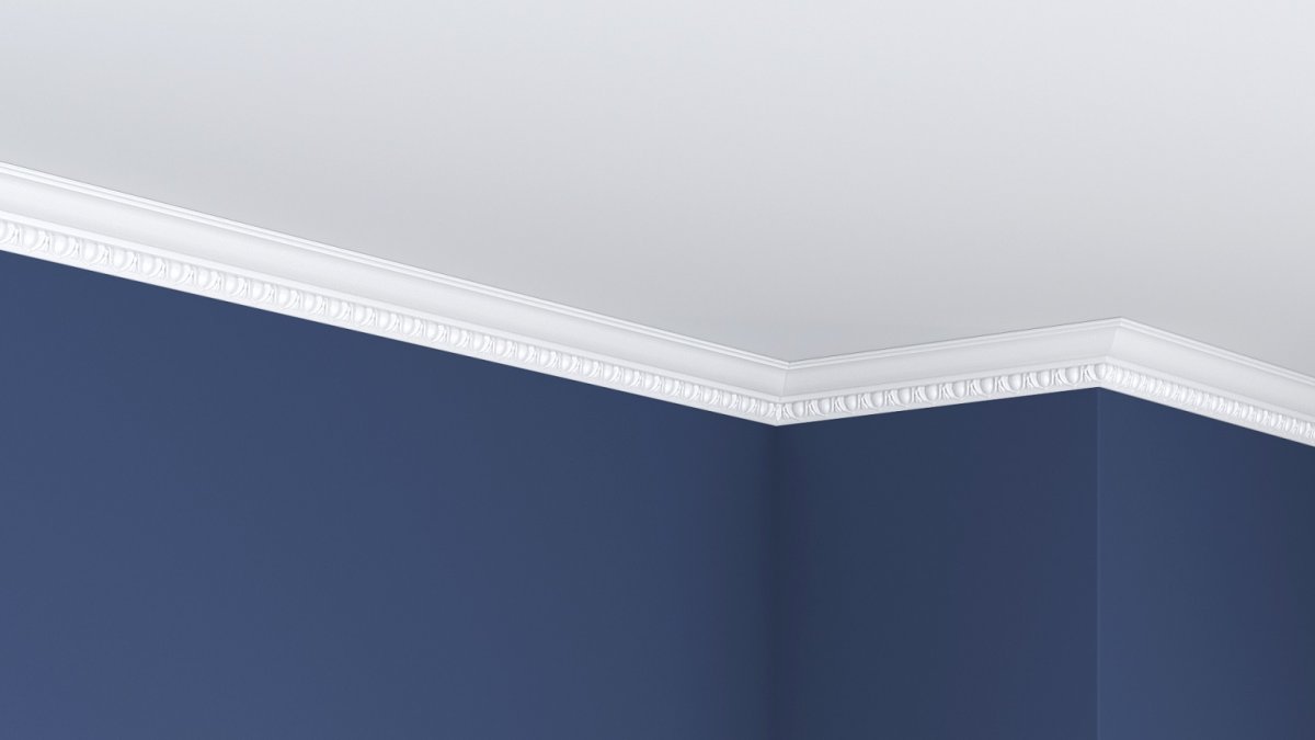 Покраска потолочного плинтуса золотом