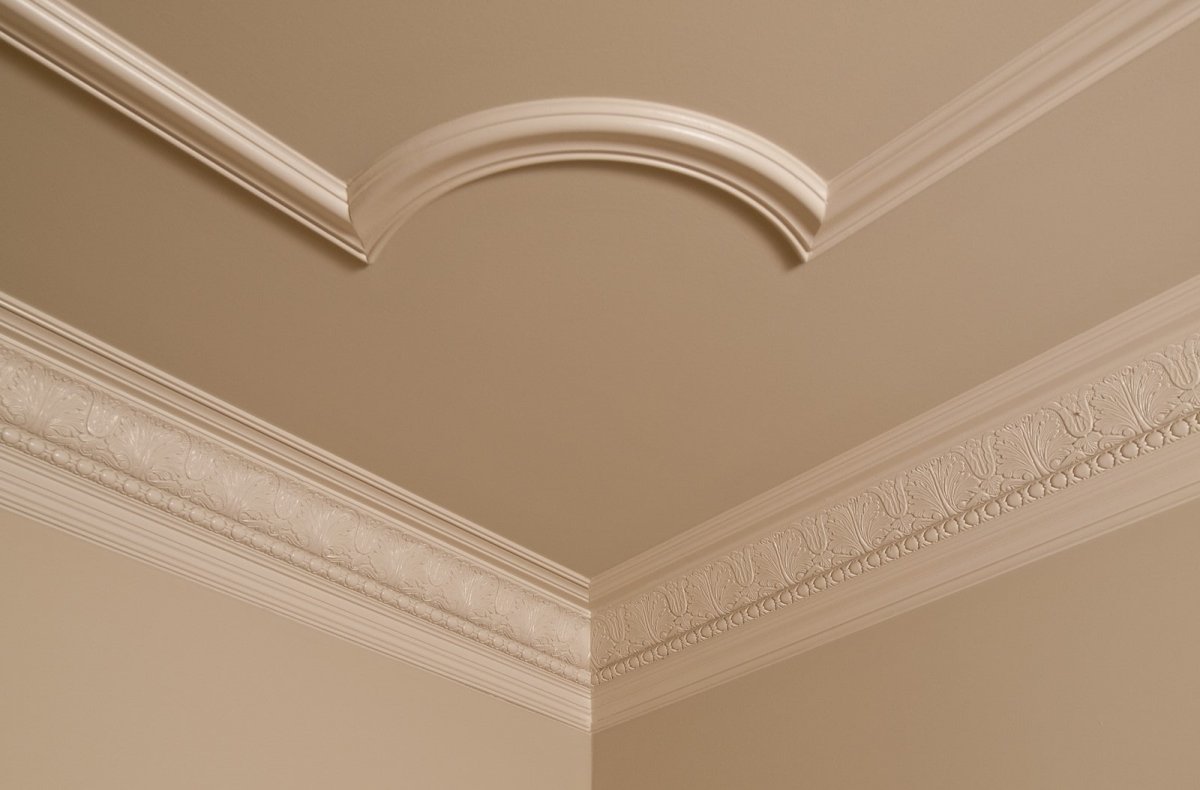 Потолочный плинтус 05015е