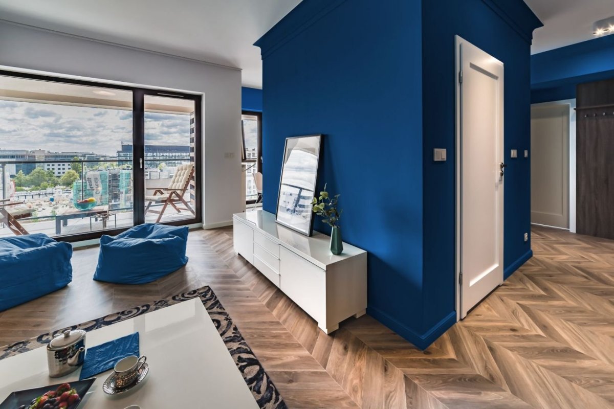Синий в интерьере 2022