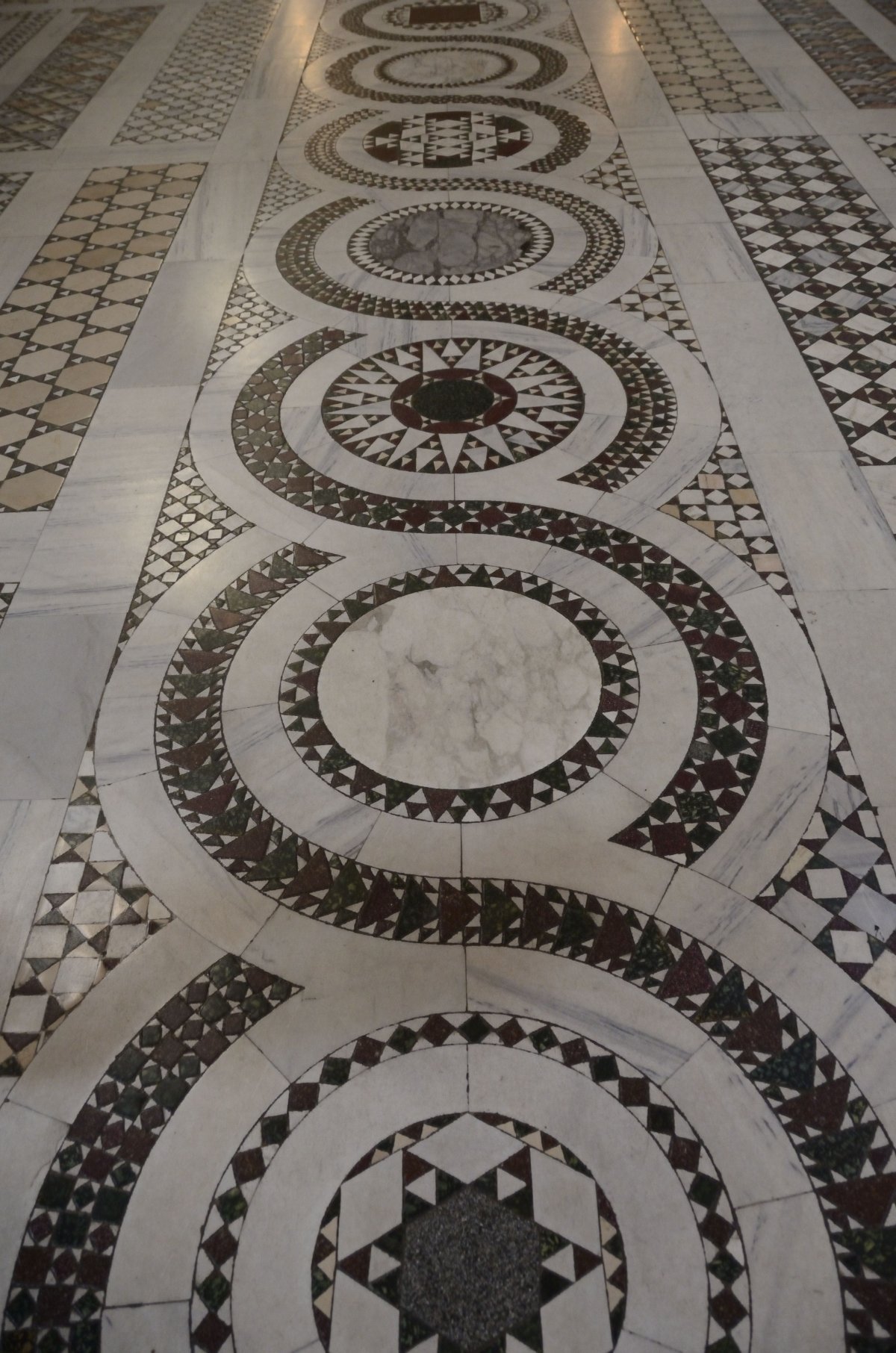 Узорная плитка на пол