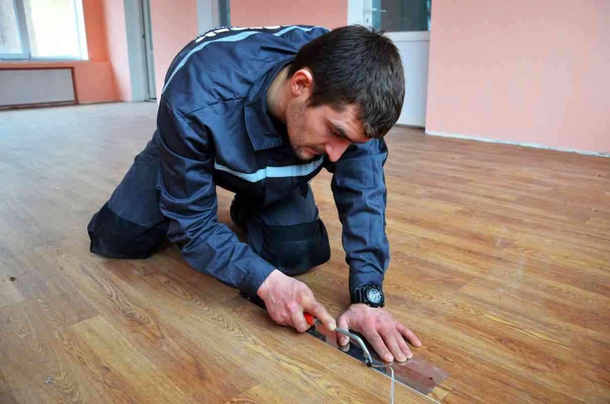 Монтаж линолеума