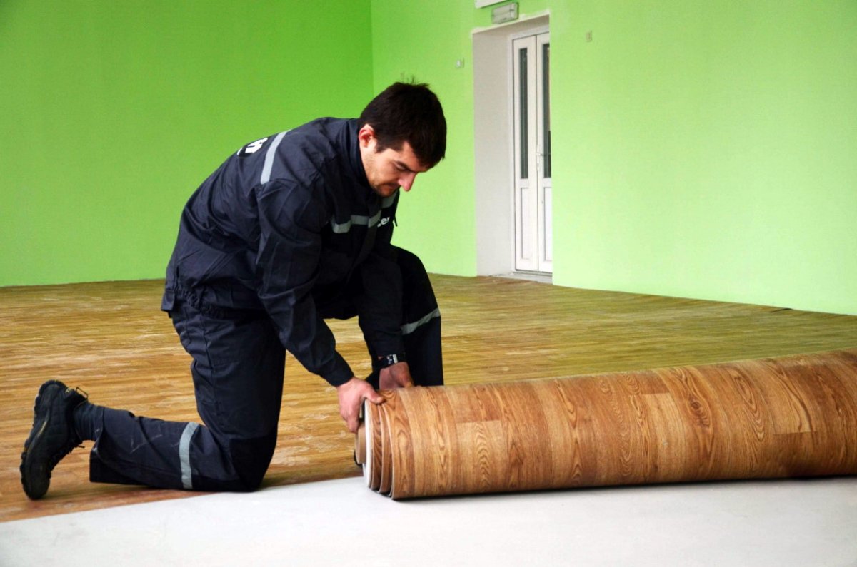 Настил линолеума