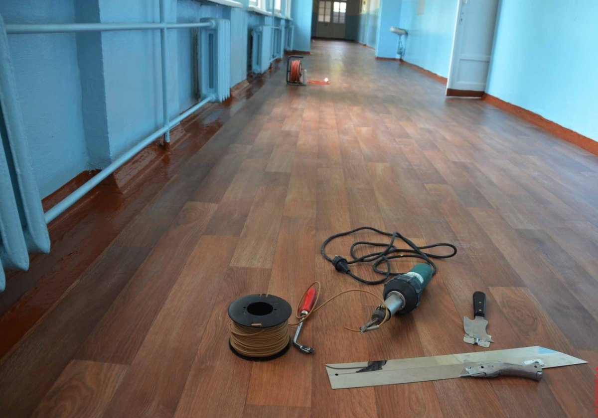 Укладка линолеума