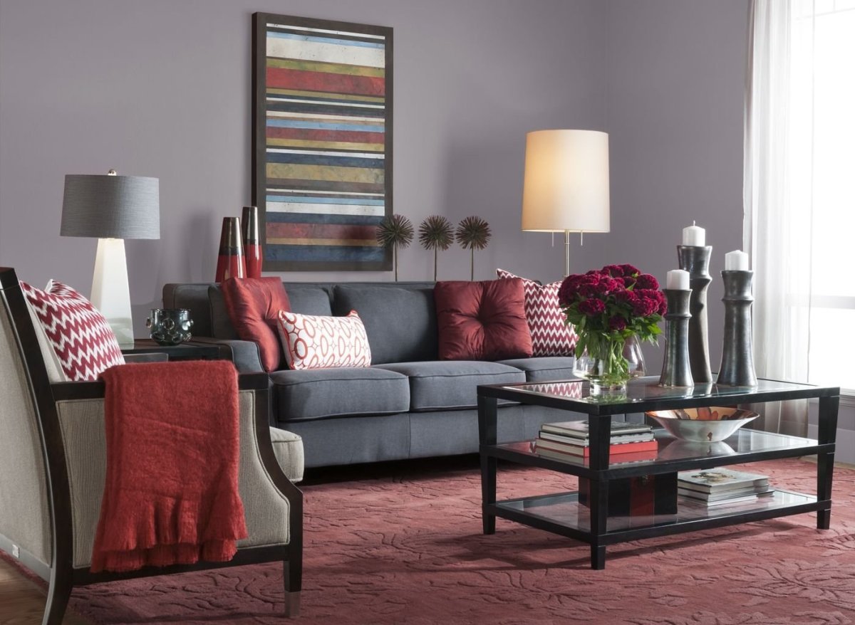 Вишневый цвет стен