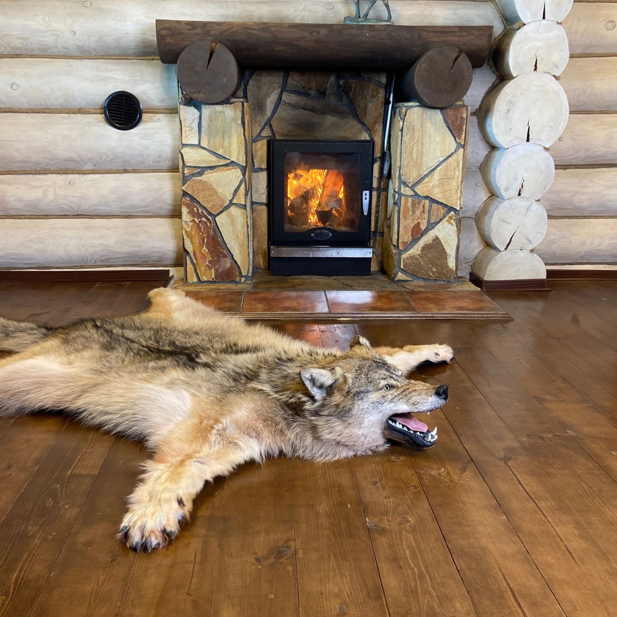 Искусственная шкура волка