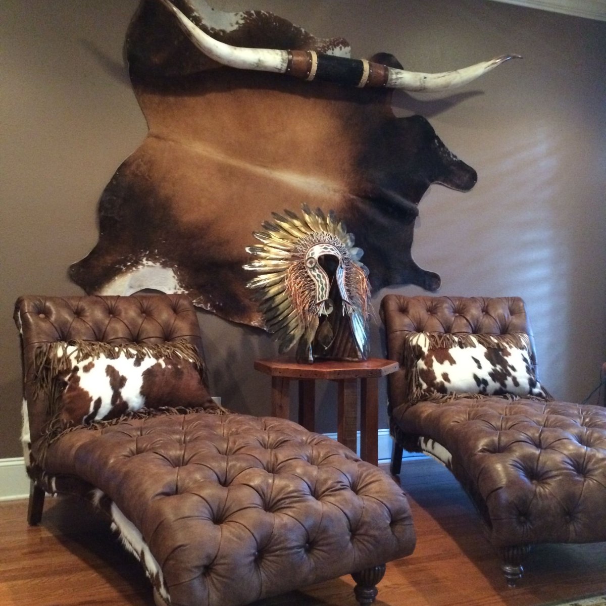 Шкура на стене