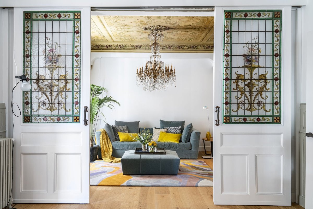 Витраж в интерьере лофт