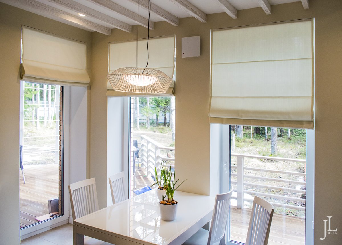 Римские шторы на веранде