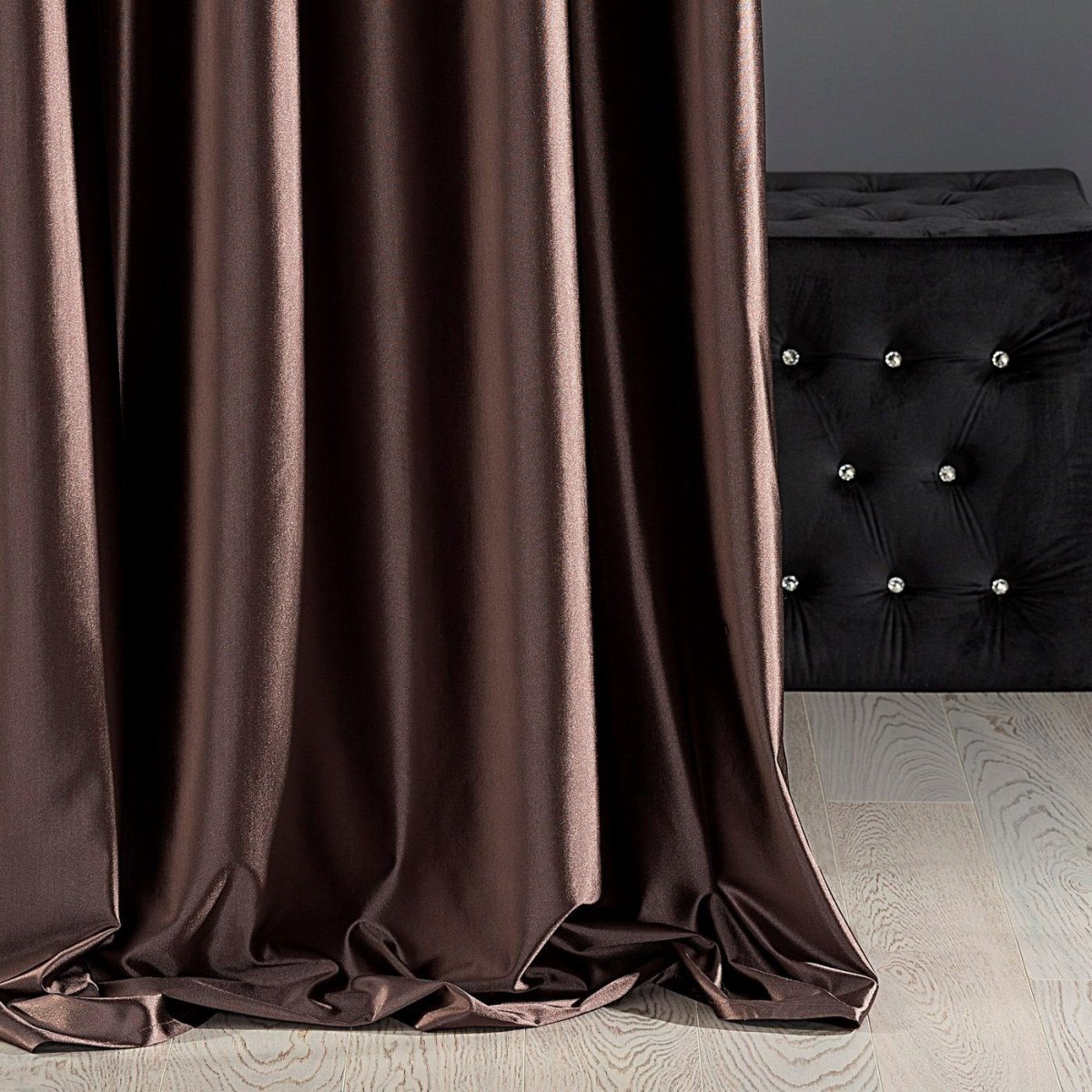 Коричневые атласные шторы