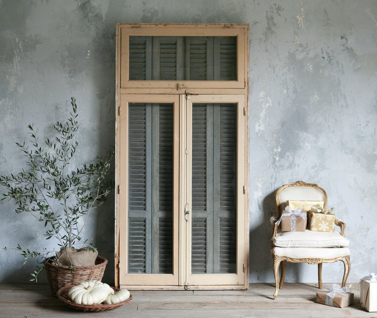 Старые ставни в интерьере