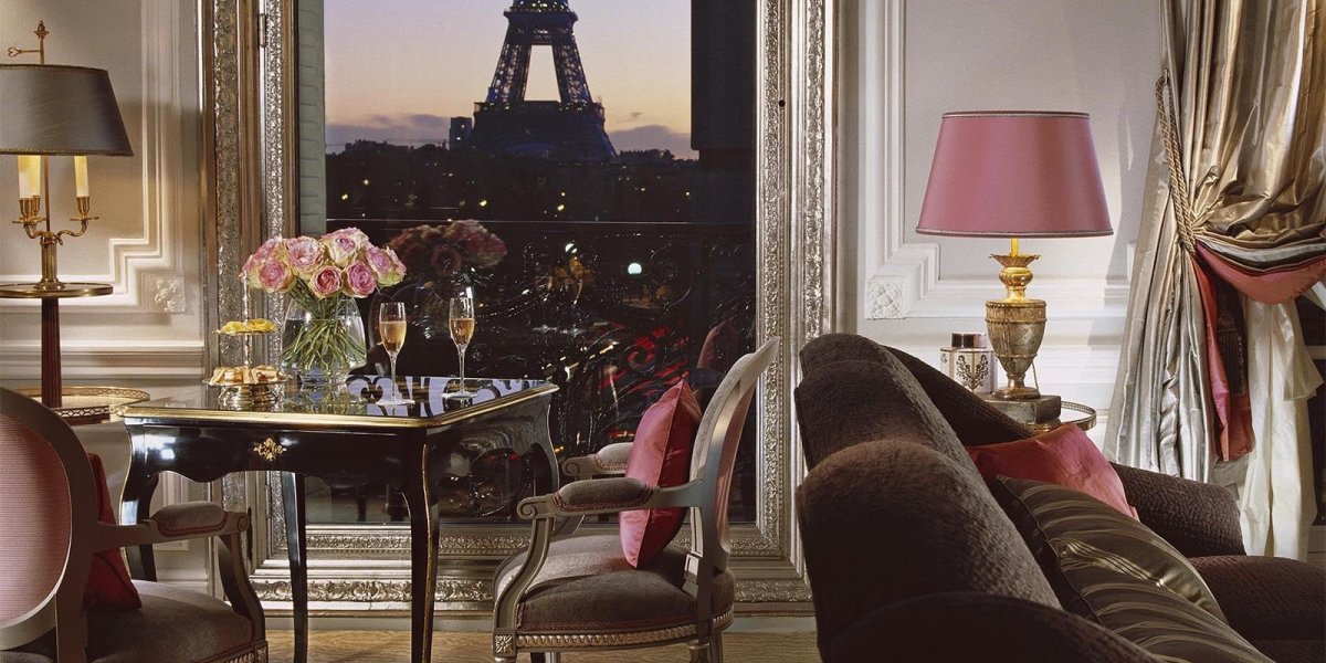 Hotel Plaza Athenee в Париже