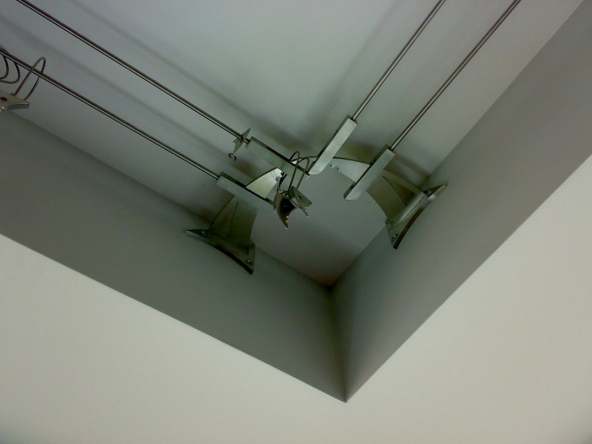 Кронштейн потолочный для струнного карниза