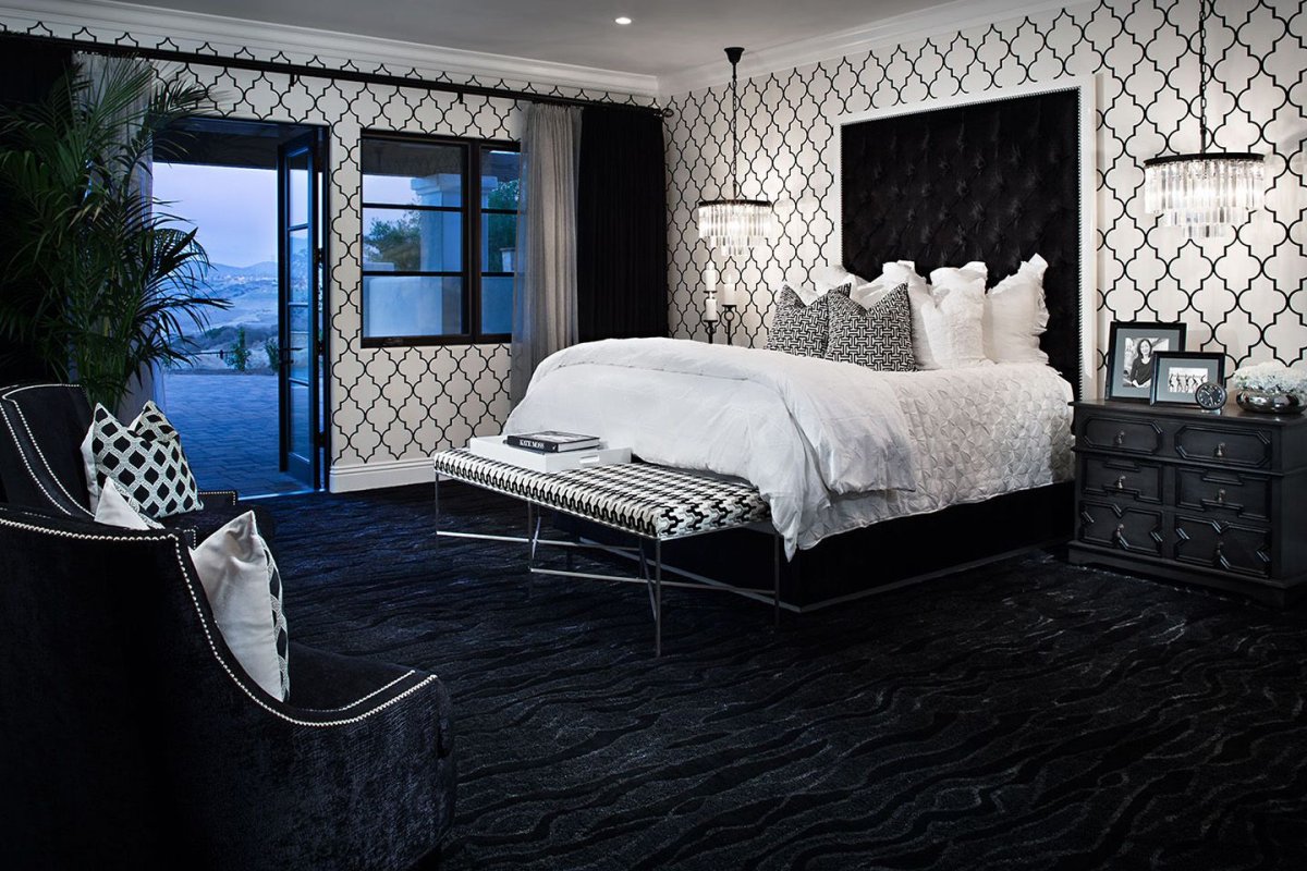 Черный ламинат в спальне