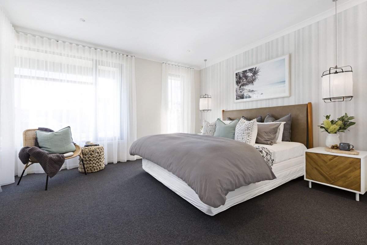 Интерьер с серым ковролином