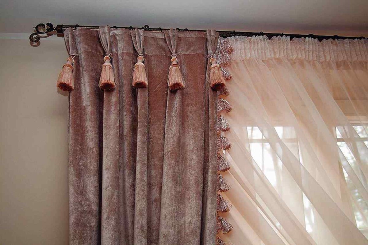 Шторы на люверсах с бахромой