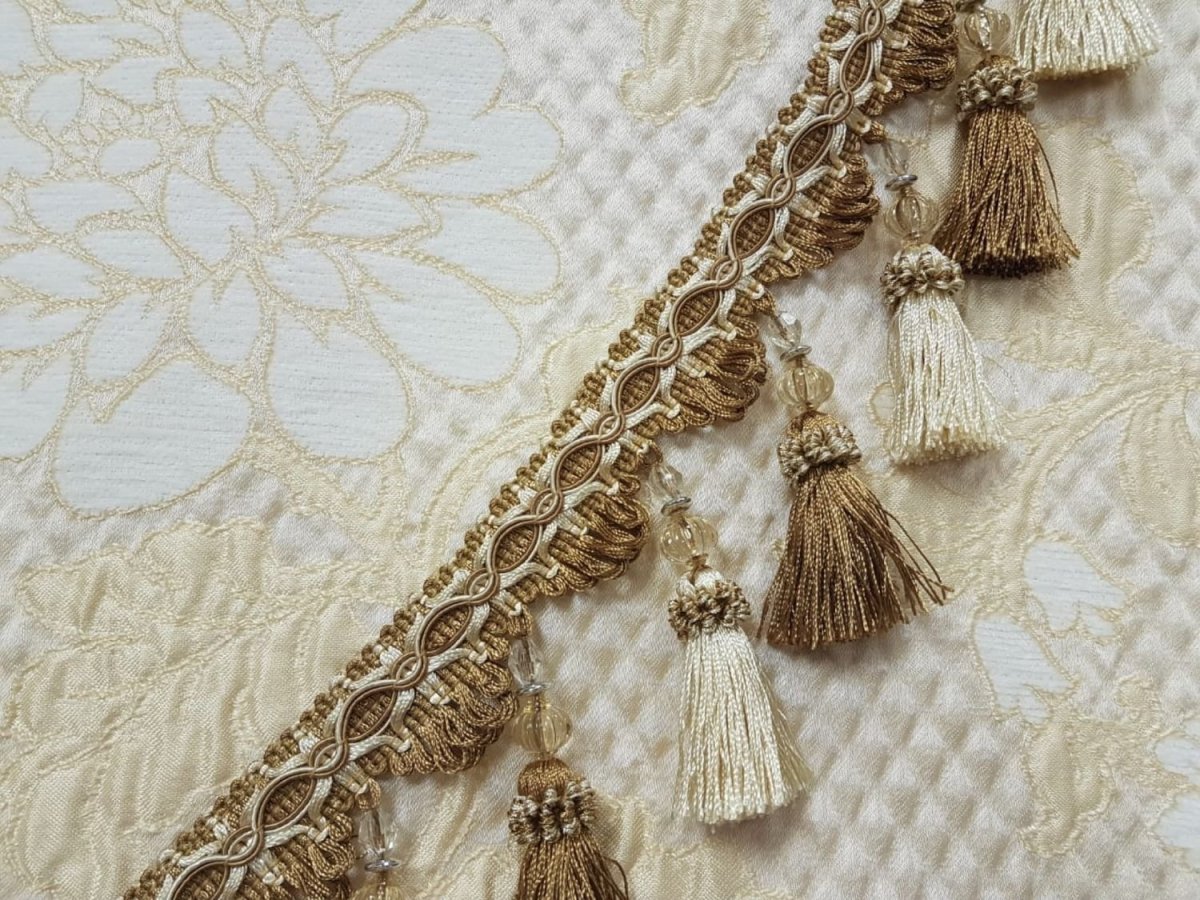 Шторы с бахромой и кистями