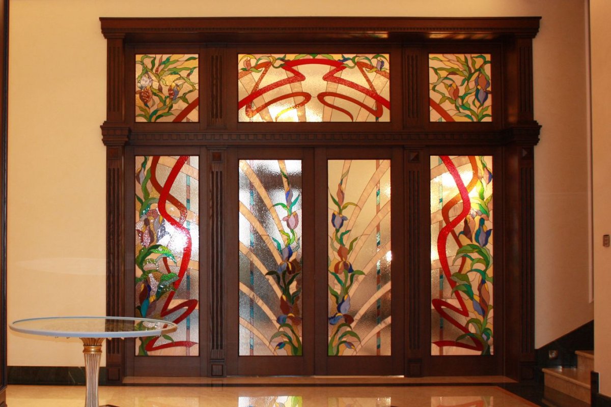 Витраж входной группы