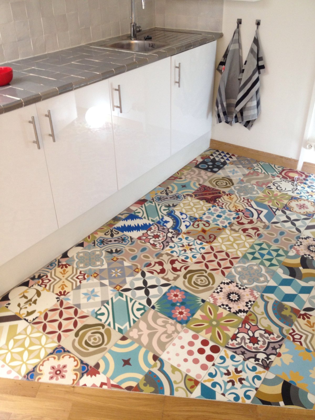 Плитка пэчворк с ламинатом