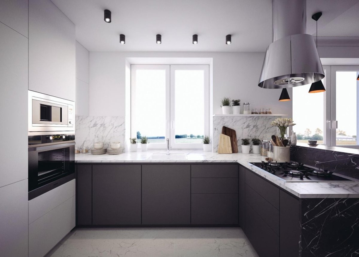 Угловая кухня с двумя окнами на разных стенах