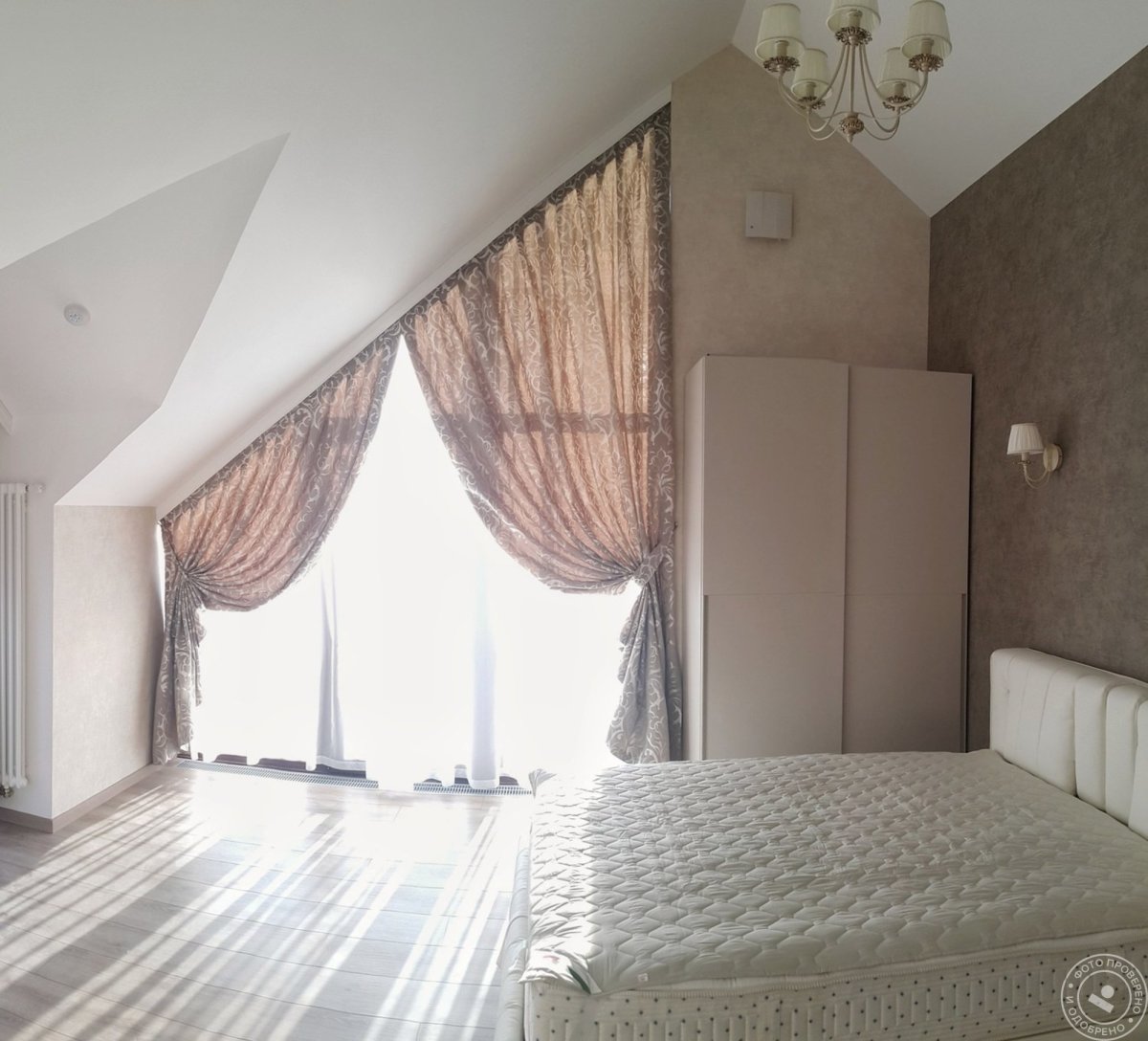 Шторы на косые окна мансарды