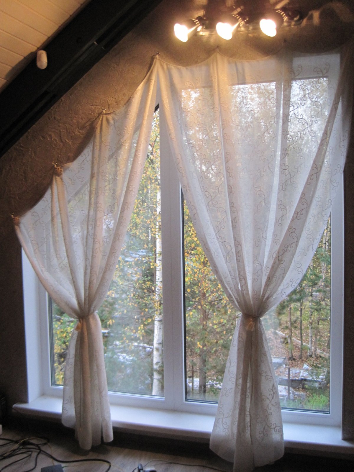 Шторы для большого треугольного окна