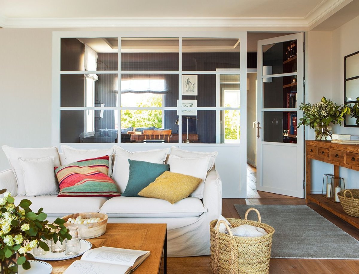 Окно между комнатами