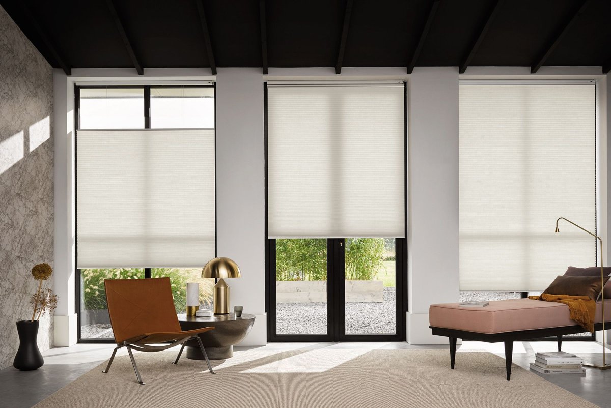 Дом с окнами дополнительный свет интерьер, шторы и жалюзи