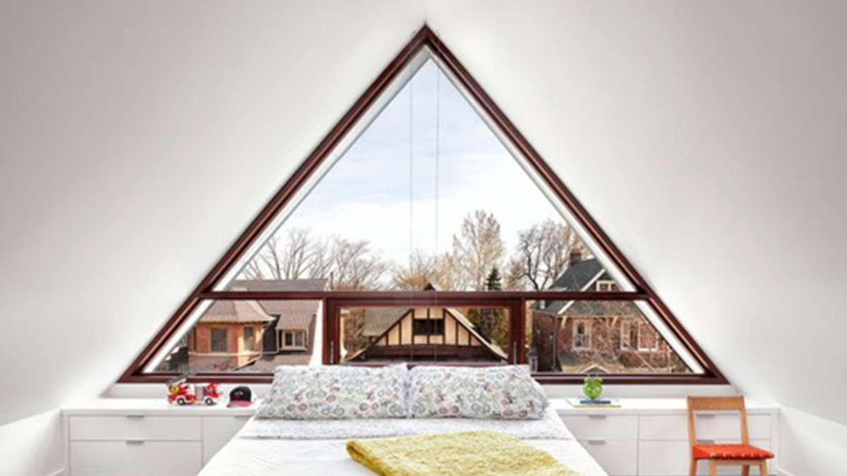 Треугольные мансардные окна
