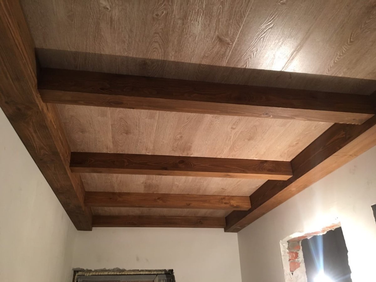 Потолочные балки из доски
