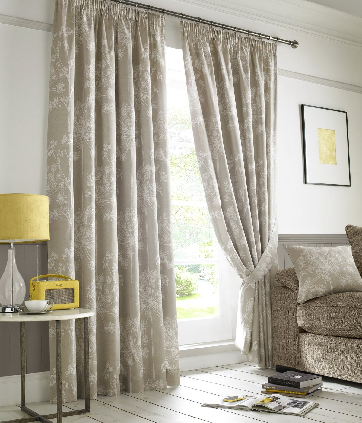 Шторы льняные в гостиную в современном стиле серо бежевые