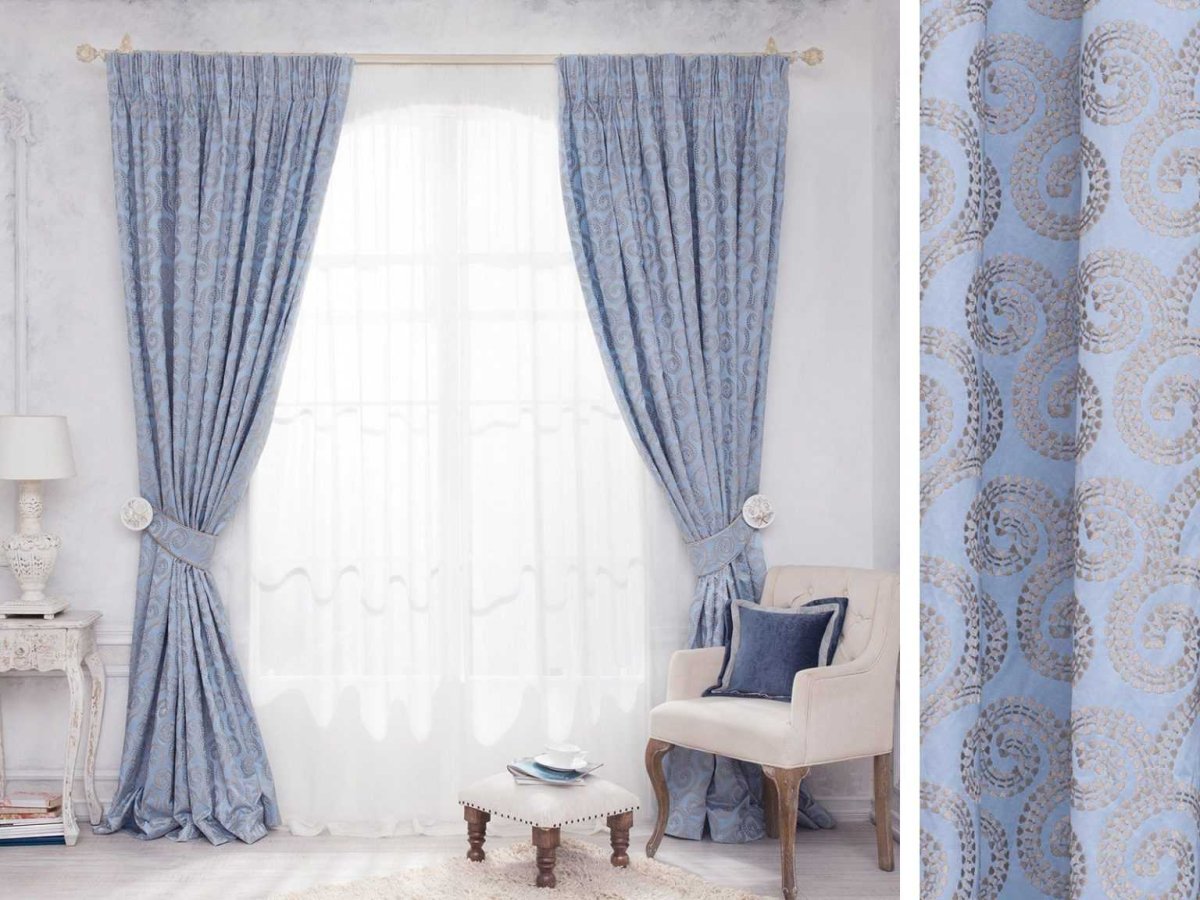 Голубые шторы в интерьере