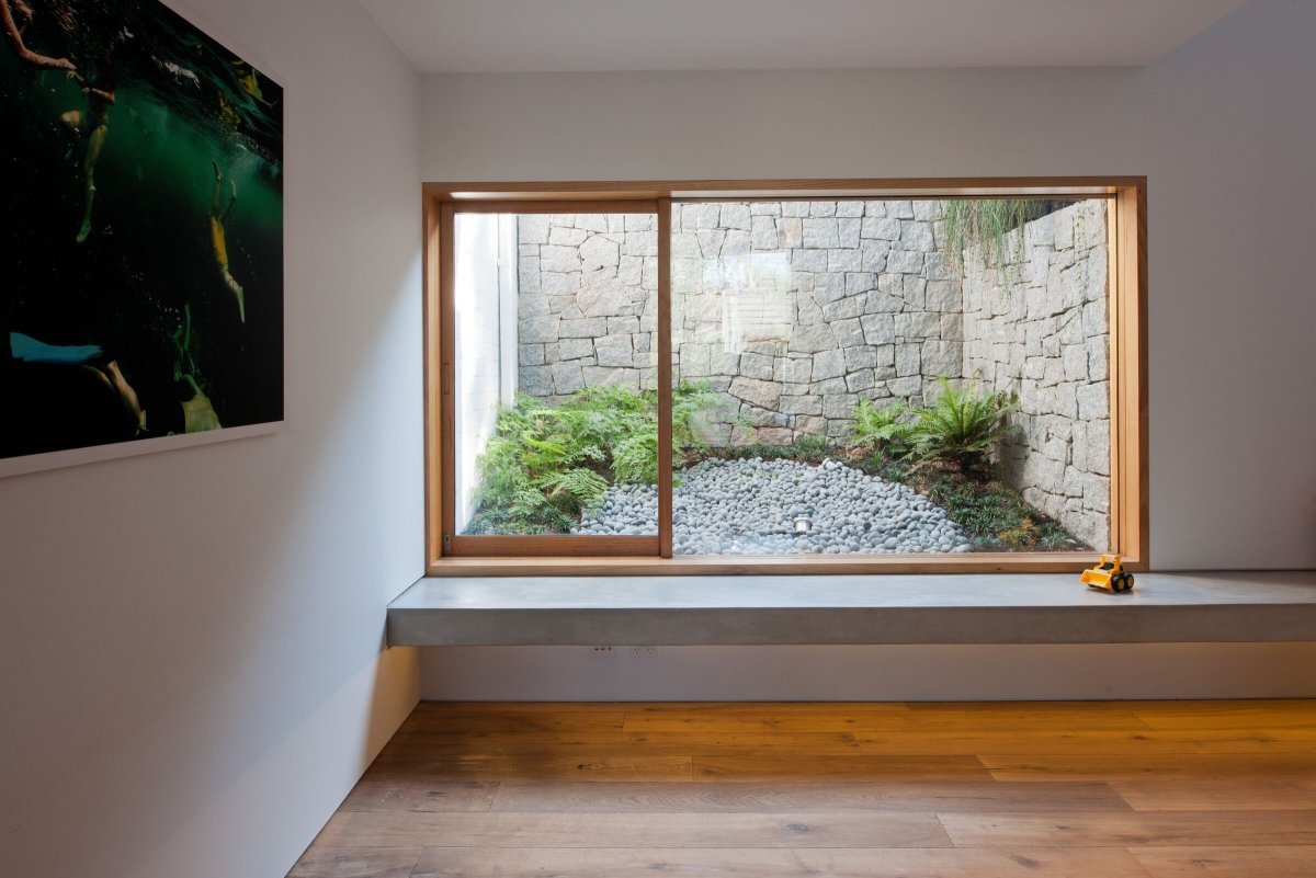 Имитация окон в подвале