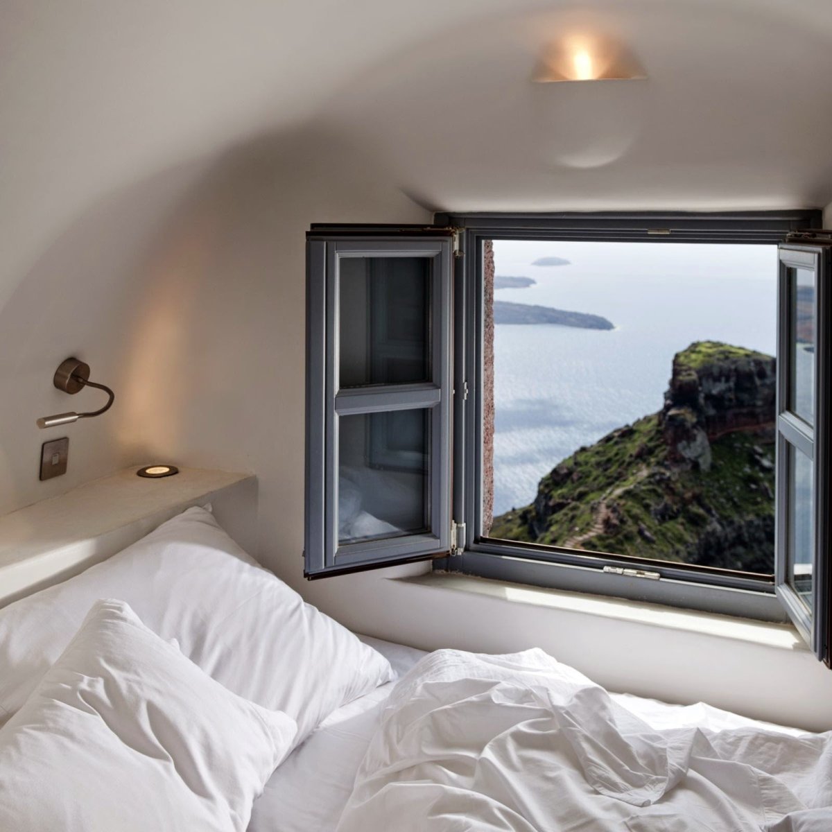 Фальш окно в спальне