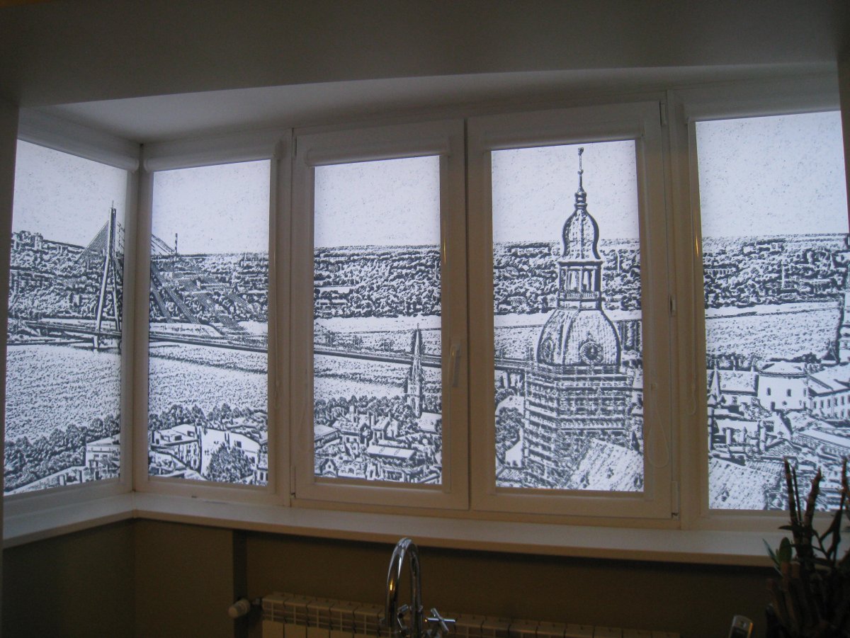 Перфорированные рулонные жалюзи на пластиковые окна