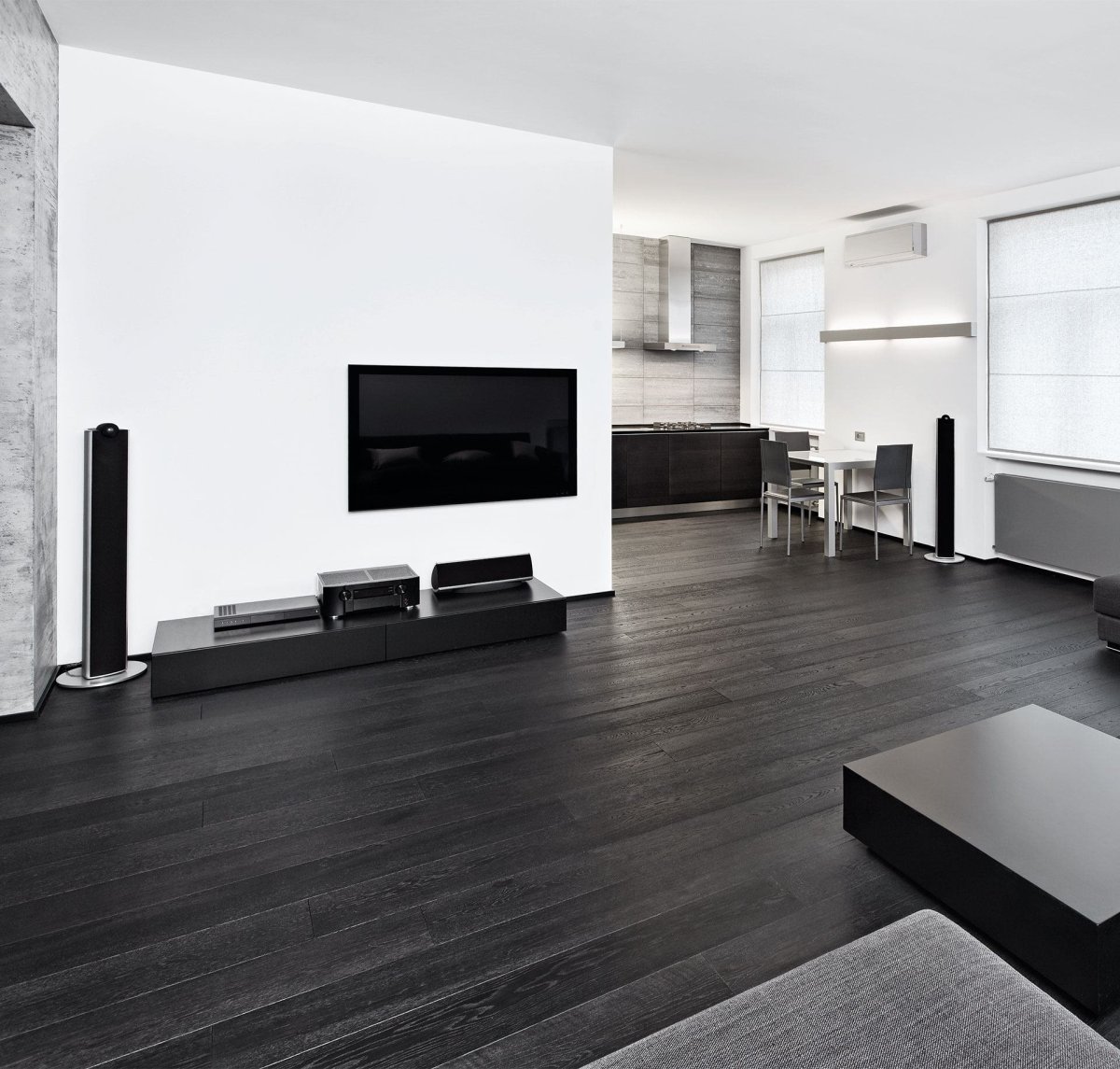 Дизайн квартиры с темным ламинатом