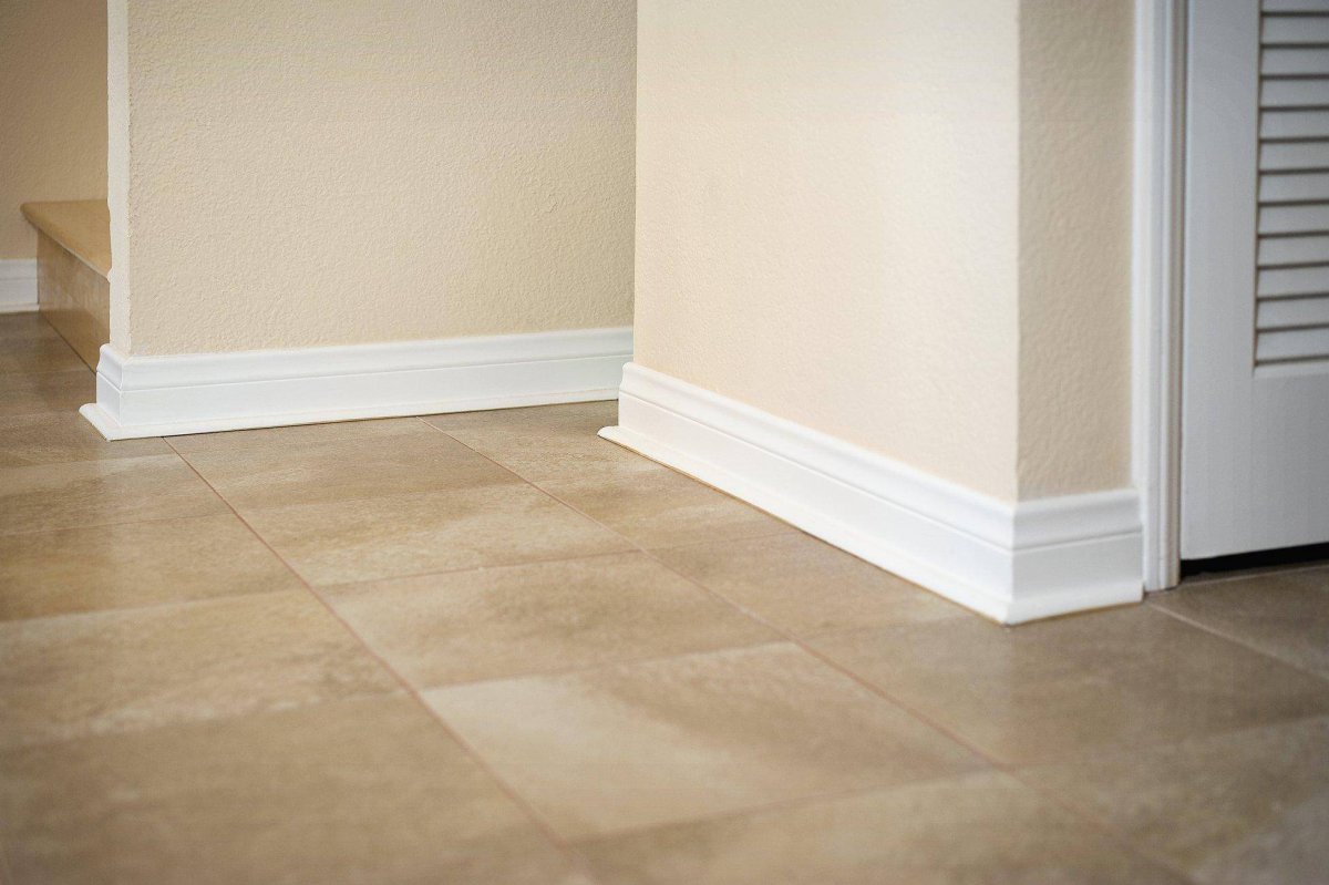 Плинтус напольный из плитки