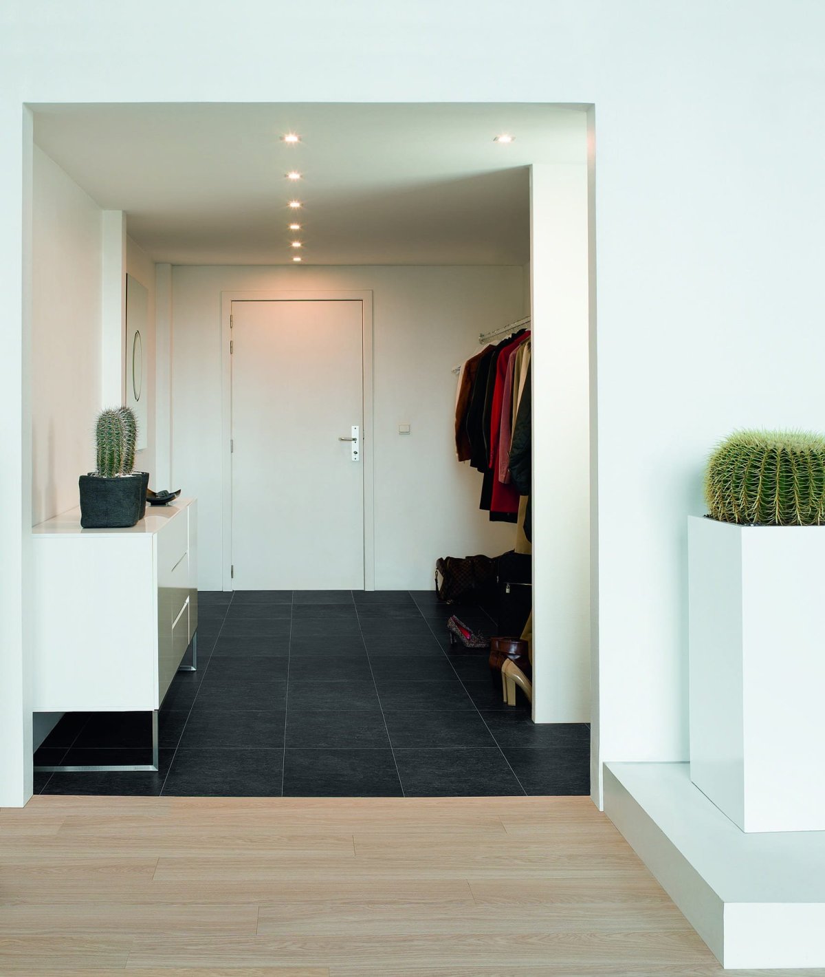 Напольное покрытие для прихожей