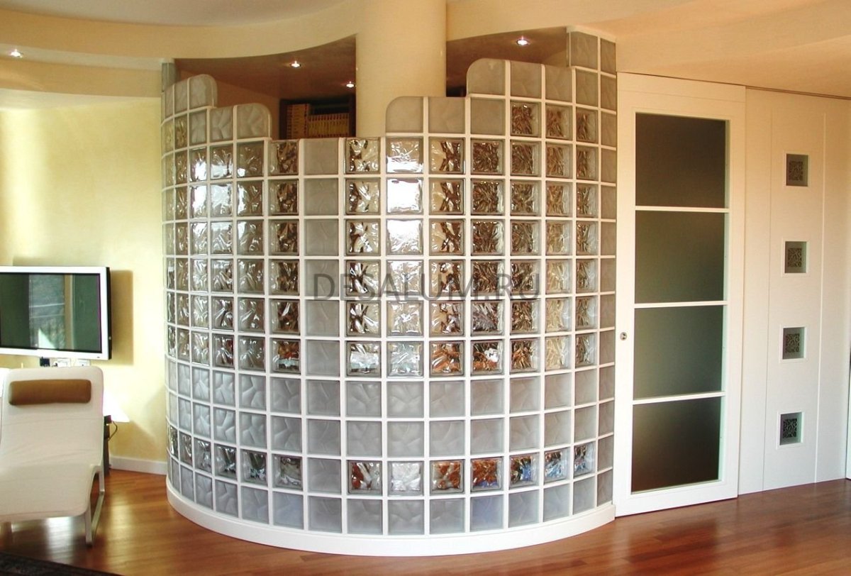 Перегородка из стеклоблоков