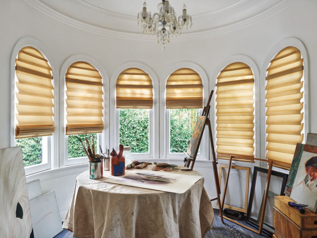 Рулонные шторы на арочные окна