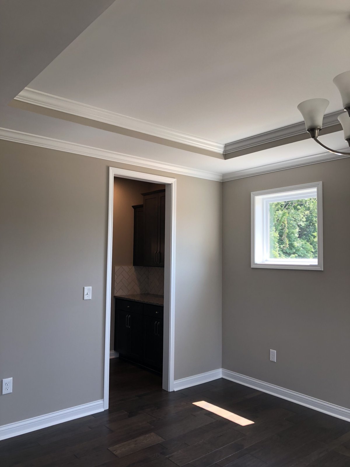 Потолочный плинтус гостиная