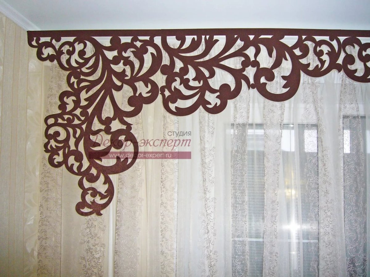 Узорные карнизы для занавесок