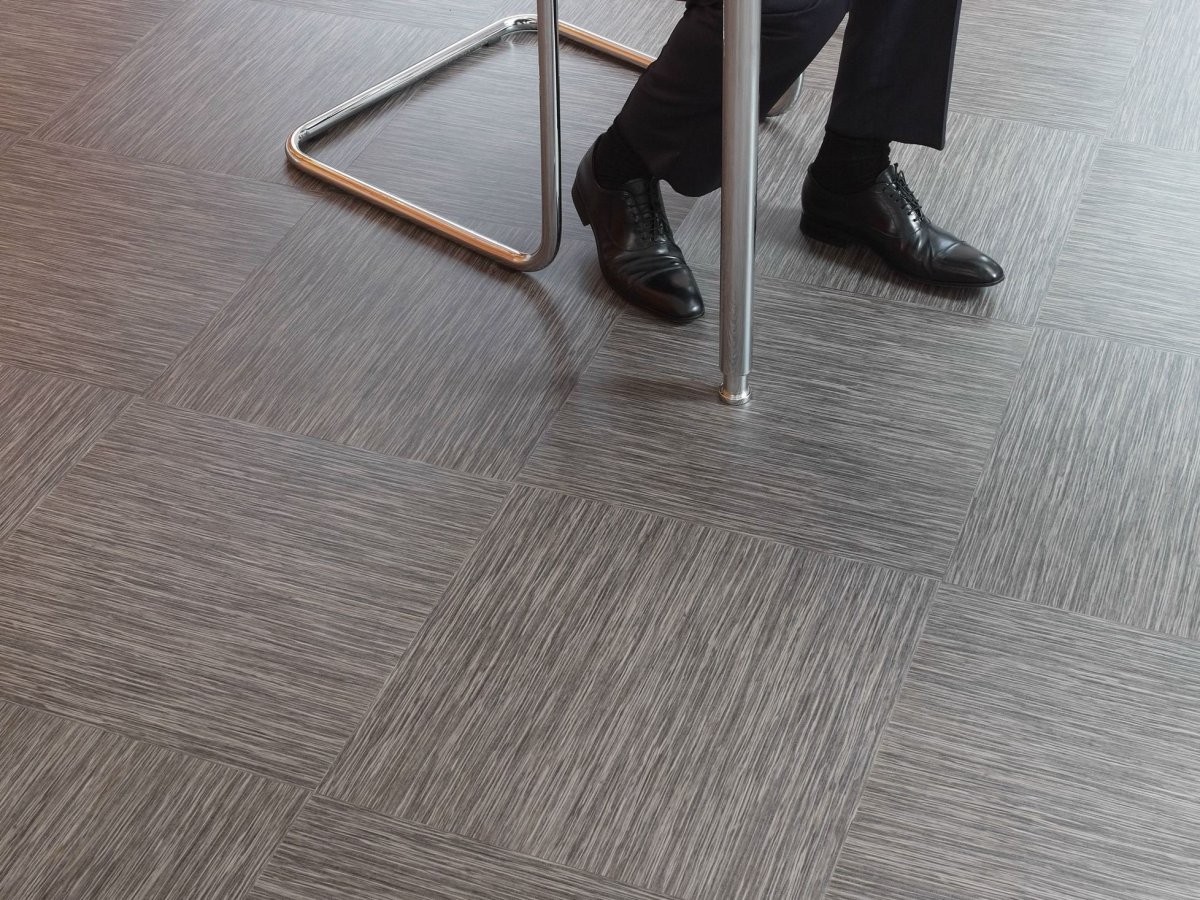 Виниловая плитка для пола