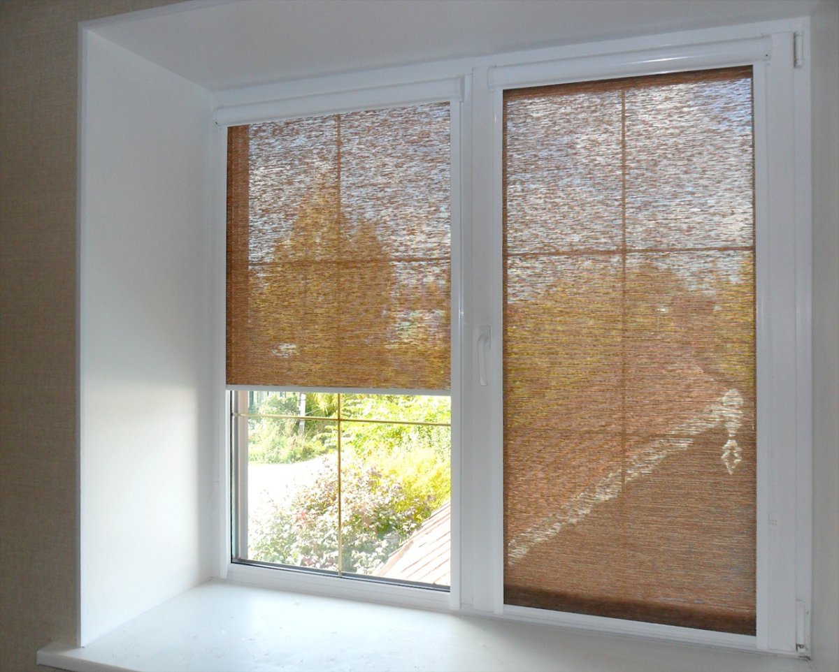 Рулонные шторы на окно с лоджией