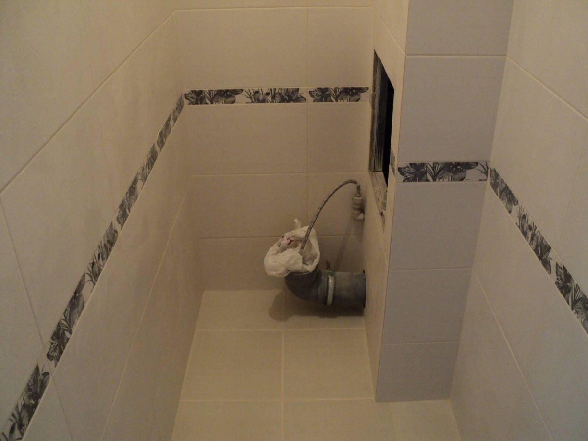 Укладка плитки в туалете