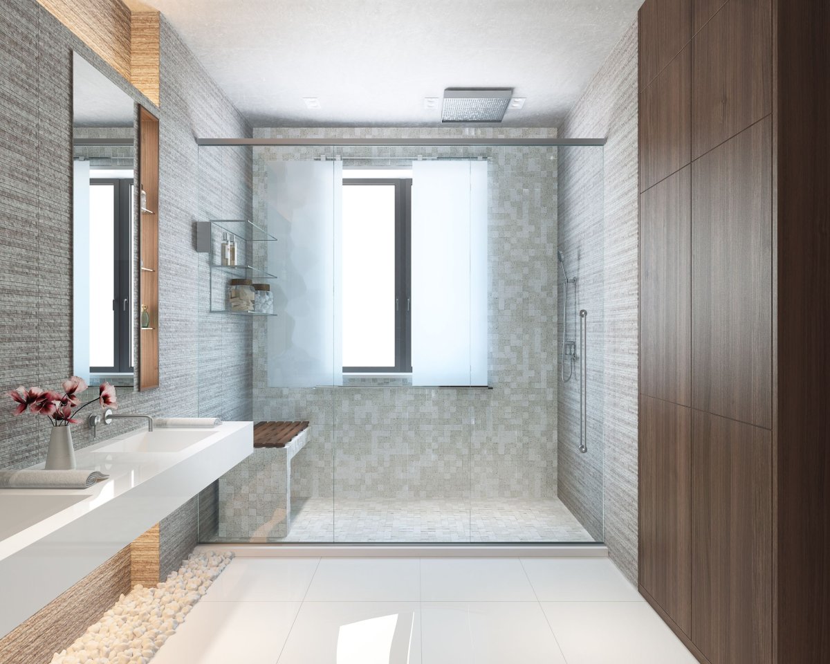 Душевая с окном в частном доме