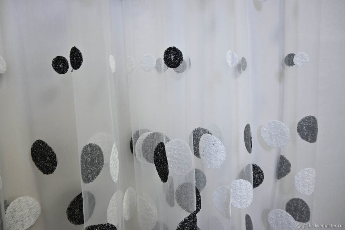 Тюль с кружочками