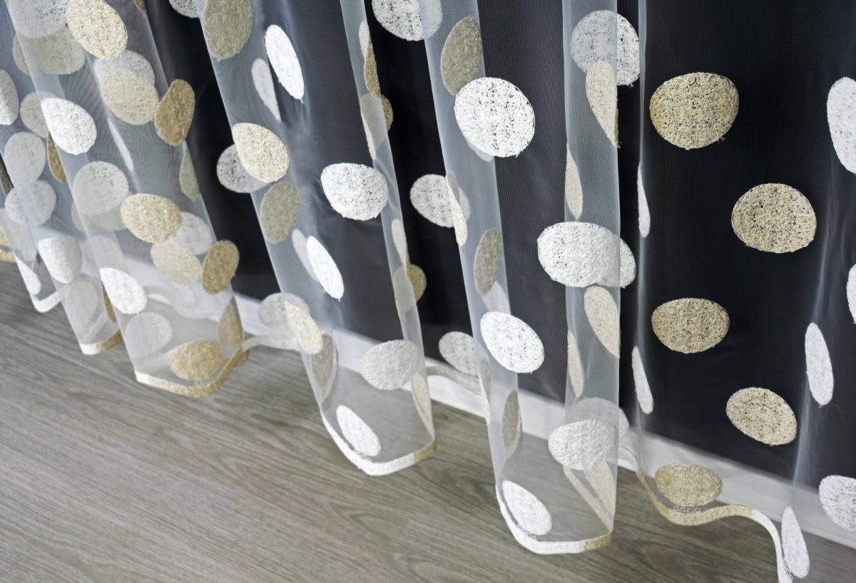 Тюль с кружочками