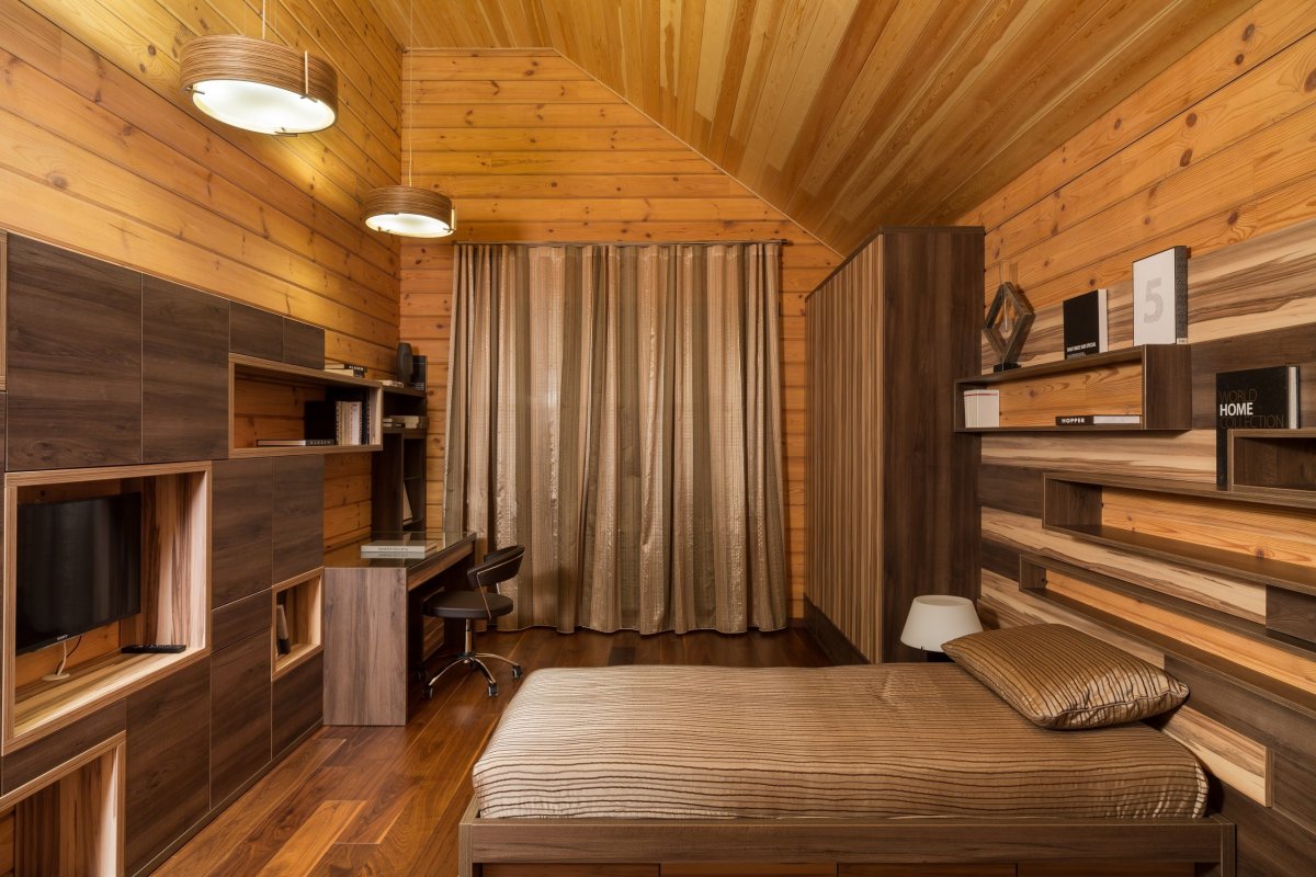 Отделка стен ламинатом в дачном доме