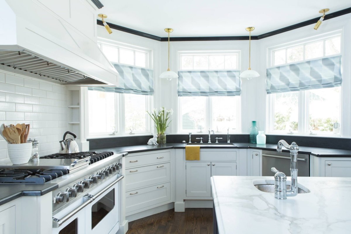 Кухня п44т трешка мойка у окна