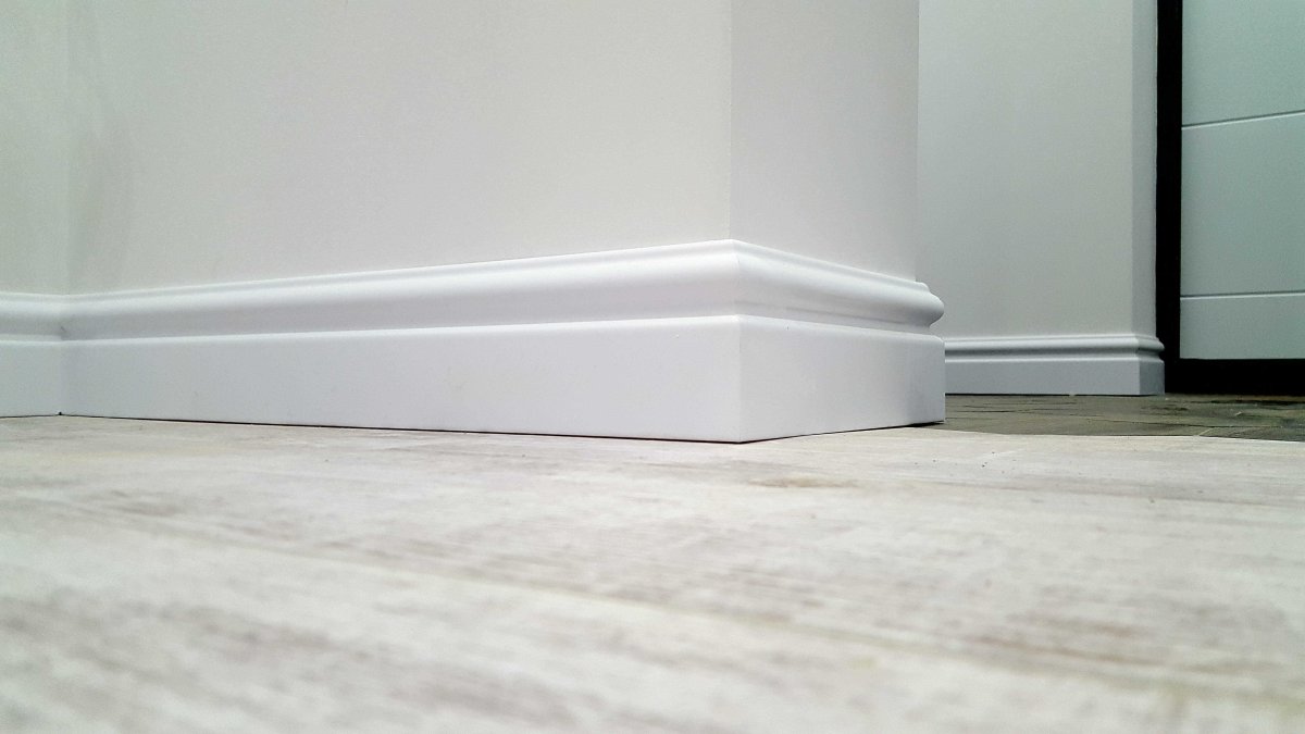 Плинтус напольный